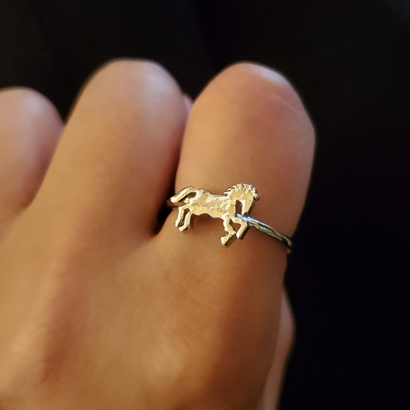 NWOT Silver Horse Ring - Picture 9 of 10